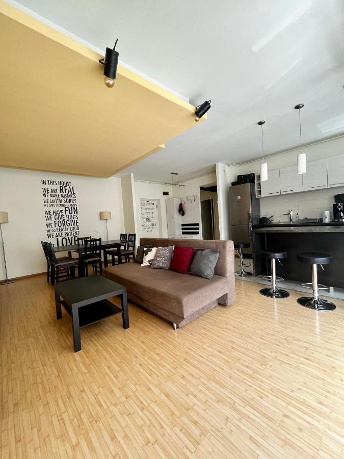Alpha Apartment Braşov Buitenkant foto